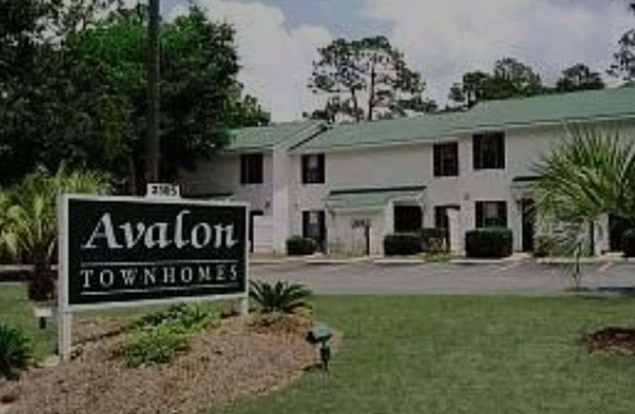 Primary Photo - 2 Bedroom/1.5 bath Townhome