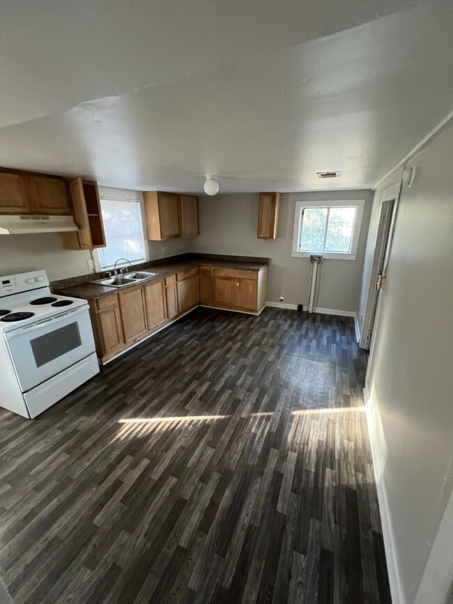 Building Photo - 805 3rd Ave