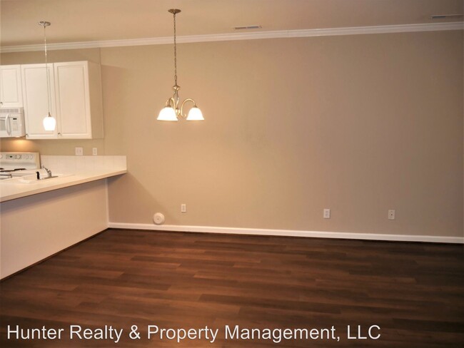 Building Photo - 2 br, 2.5 bath House - 506 Sherwood Hills