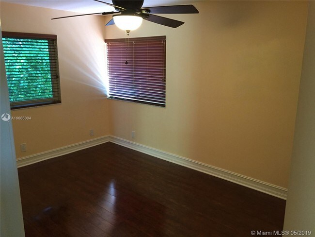 Building Photo - 469 Golden Beach Dr