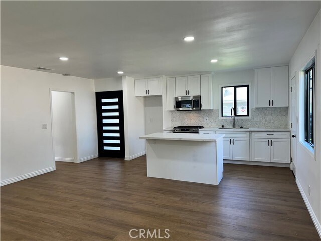 Foto del edificio - 7106 Sultana Ave