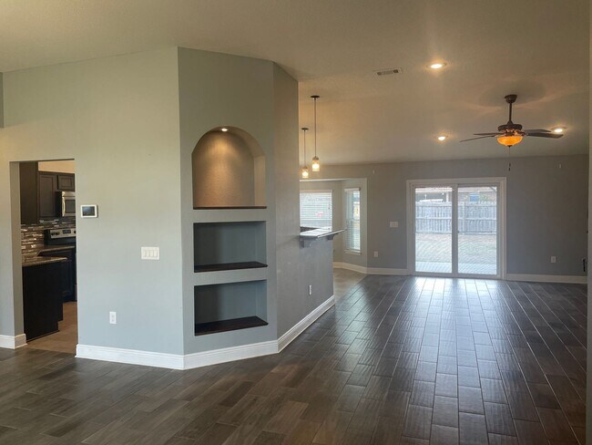 Foto del edificio - Excellent 4 Bedroom