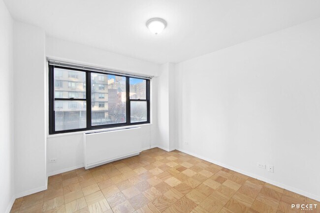 Foto del edificio - 345 E 80th Street Unit 3D