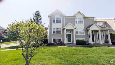 Building Photo - 2615 Canyon Dr