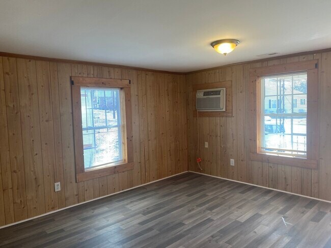Foto del edificio - 532 E Iredell Ave