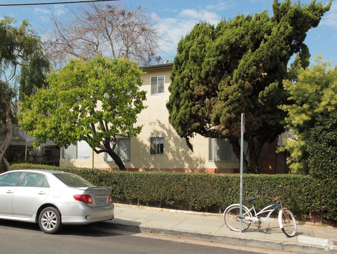 Foto del edificio - 431 Raymond Ave