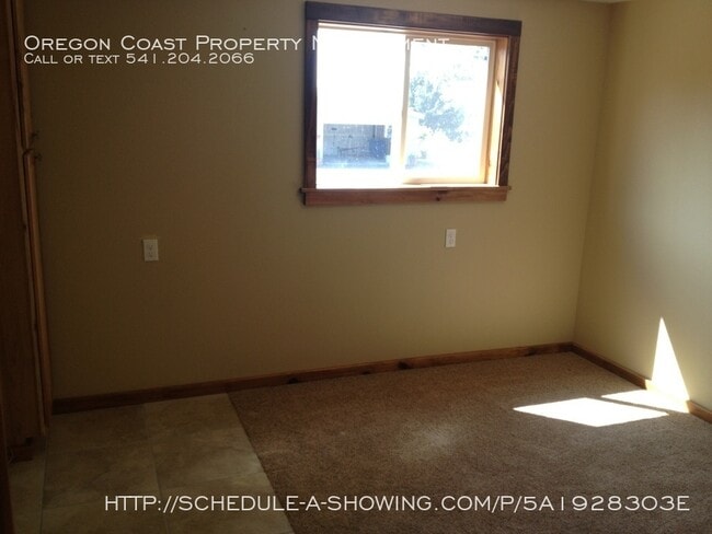 Building Photo - Depoe Bay comfort & quiet privacy.