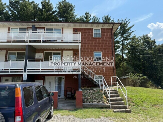 Foto del edificio - 1436 McArthur Rd
