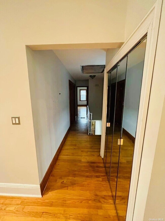 Foto del edificio - 91-21 92nd St