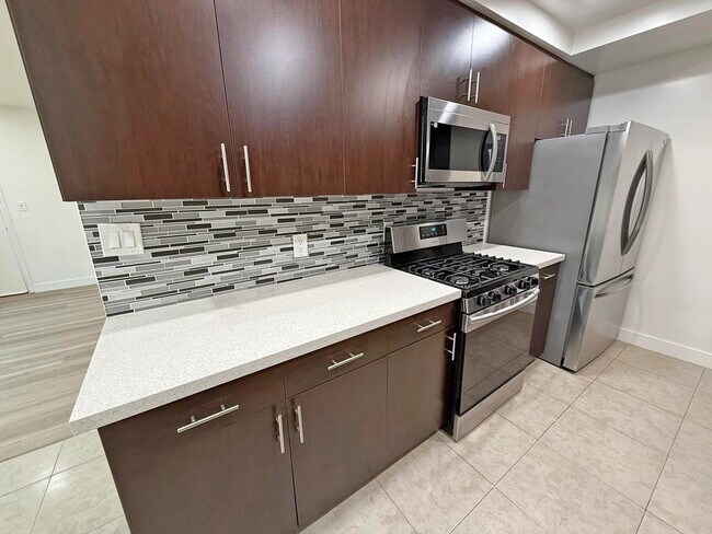 Foto del edificio - 10674 Holman Ave