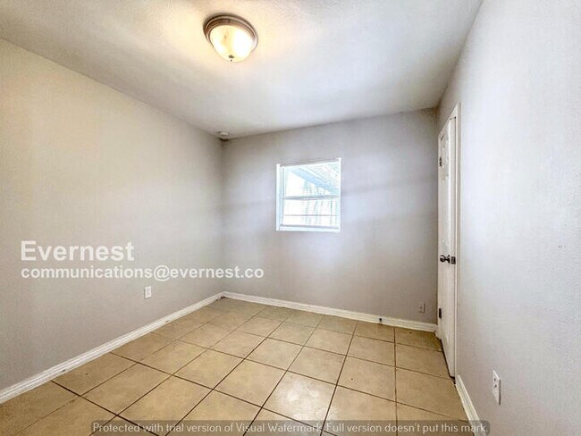 Foto del edificio - 2005 Adams Ave