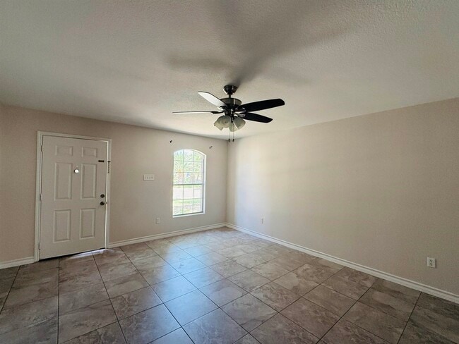 Building Photo - 2103 Dorado Dr