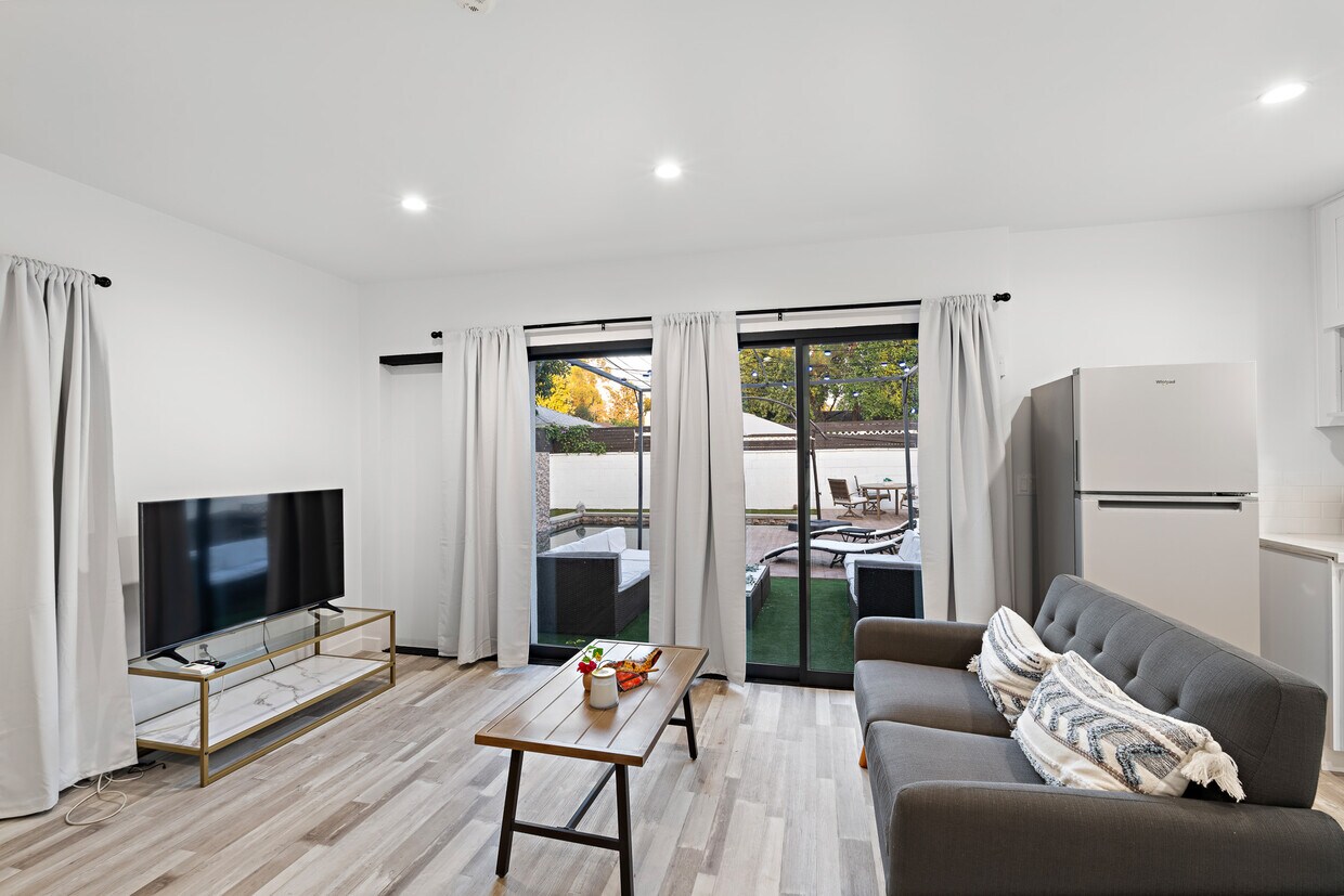 18327 Bessemer St, Los Angeles, CA 91335 House Rental in Los Angeles