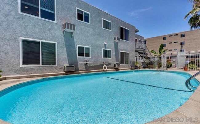 Foto del edificio - 3532 Meade Ave