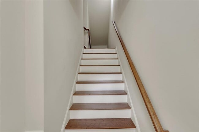 Building Photo - 1300 Hopkins Dr