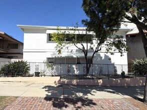 Building Photo - 116 N Western Ave