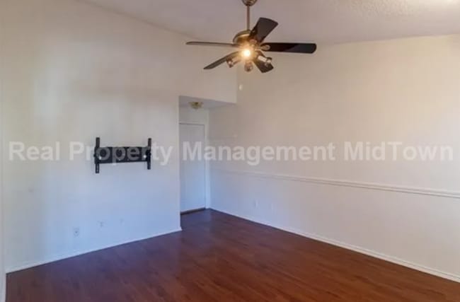 Building Photo - Charming 1-Bedroom, 1-Bathroom Apartment i...