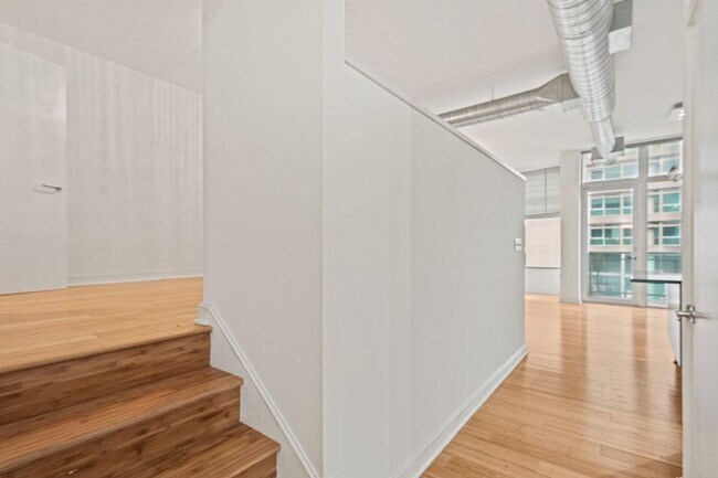 Building Photo - 1390 V St NW