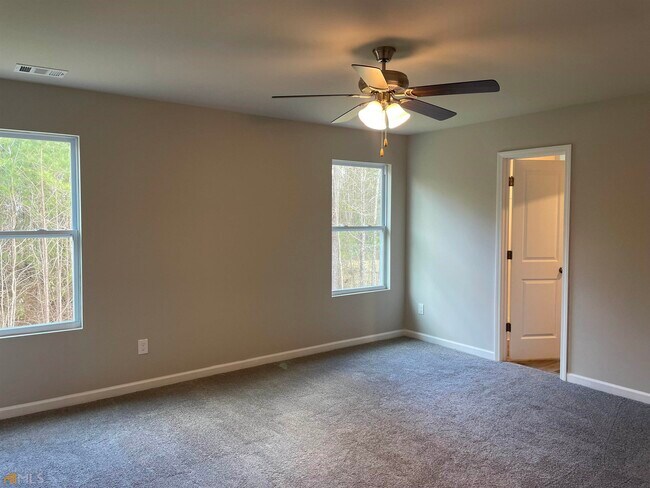 Foto del edificio - 35 Meadow Overlook Dr