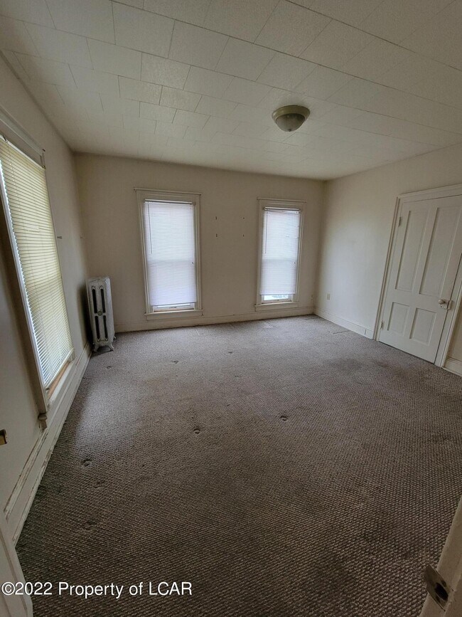 Building Photo - 1419 Sanderson Ave