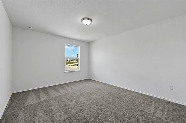 Foto del edificio - 7700 House Finch Dr
