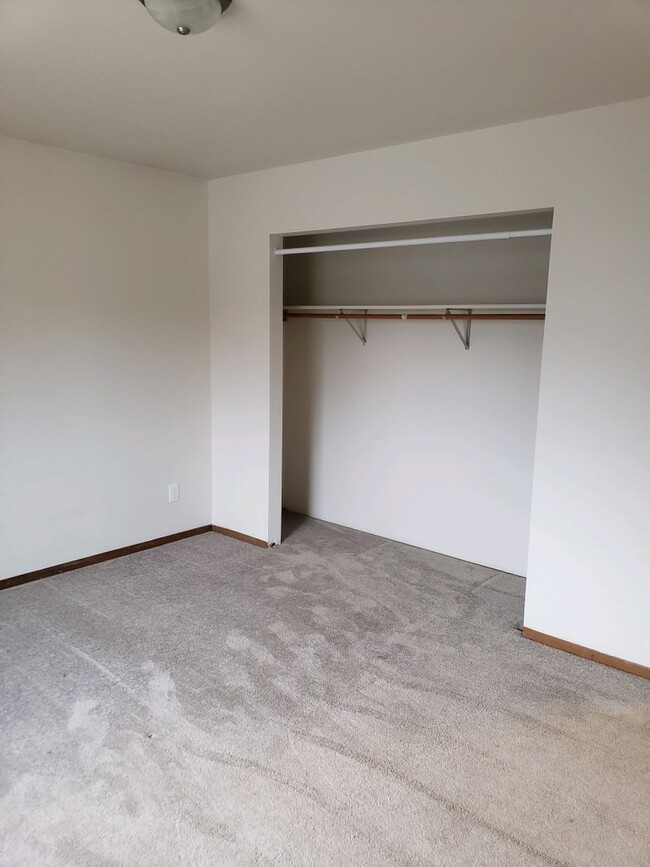 Building Photo - 1180 Dodds Dr