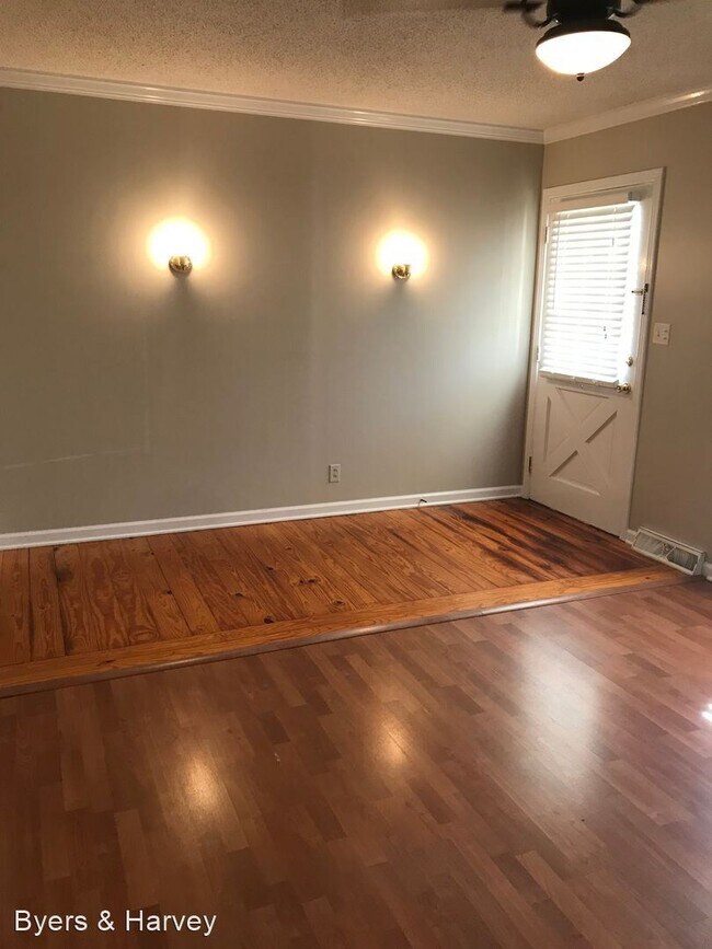 Foto del edificio - 3 br, 2 bath House - 240 Kingswood Drive