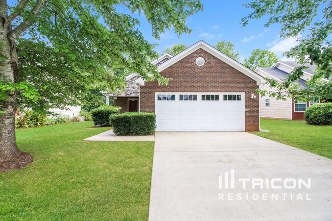 Building Photo - 484 Cathedral Dr