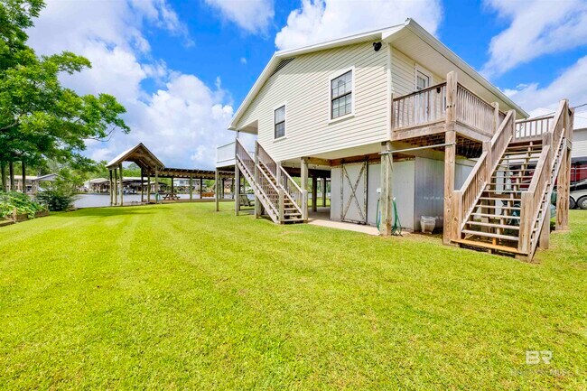 Foto del edificio - 15851 Keeney Dr