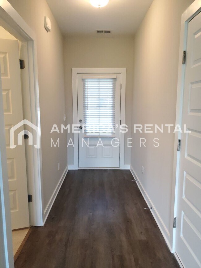 Building Photo - Home for Rent in Clanton, AL! AVAILABLE NO...