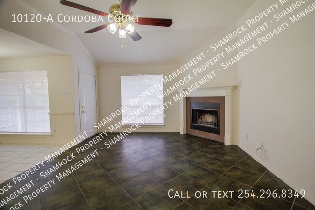 Building Photo - China Spring duplex