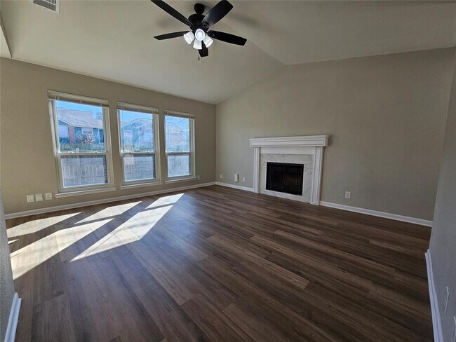 Foto del edificio - 1416 Hyridge Cir