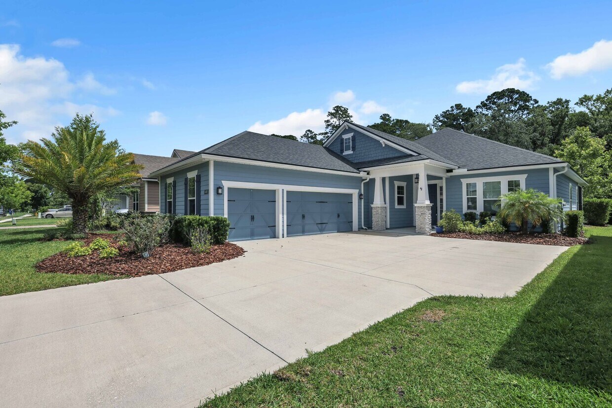 Primary Photo - Immaculate home for rent located in the de...