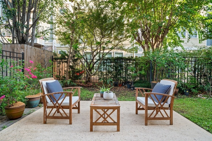 Photo - 2423 Beall Street Unit