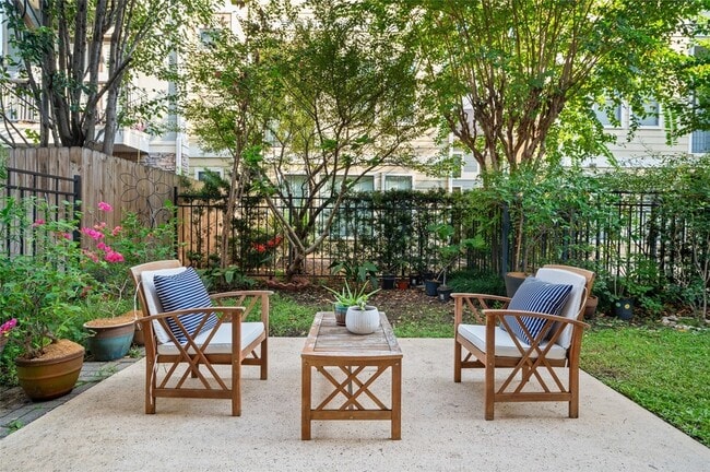 Photo - 2423 Beall St House