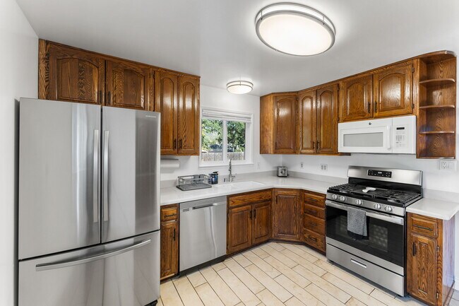 Foto del edificio - 200 Los Ranchitos Rd