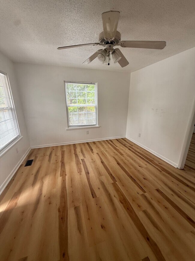 Foto del edificio - Charming 2-bedroom, 1-bathroom house in West Columbia