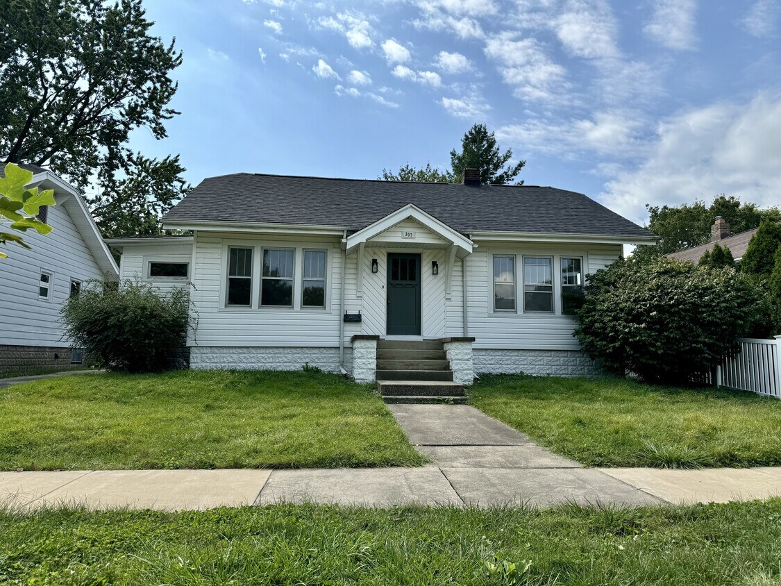Foto principal - 307 W Charles St