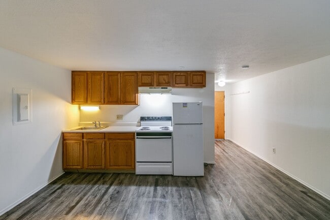 Interior Photo - 3106 Holiday Apartments (Michael &amp; Norma Coscarelli)