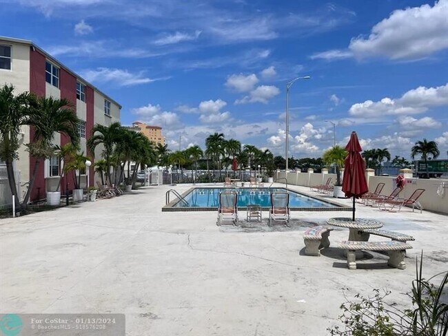 Building Photo - 1800 79th Street Causeway