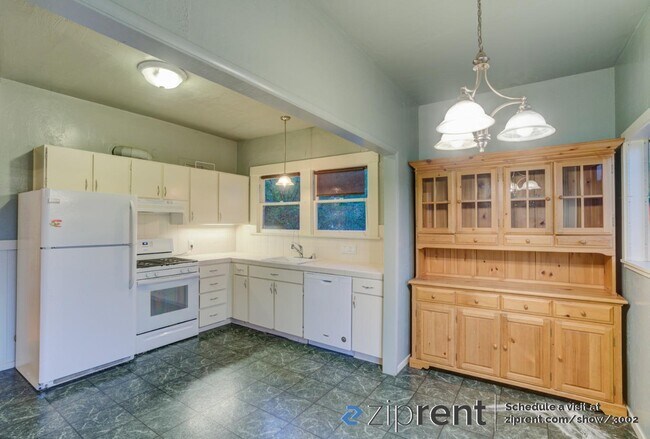 Building Photo - 176 Picnic Ave