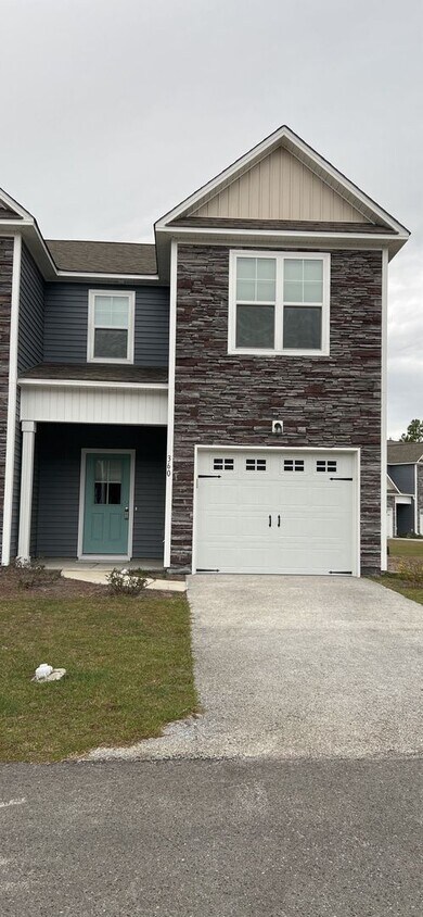 Primary Photo - Beautiful 2 bedroom, 2.5 bath Townhouse