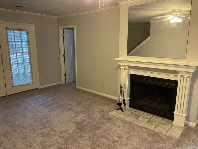 Foto del edificio - Spacious 3-Bedroom Townhome in Ballantyne Area