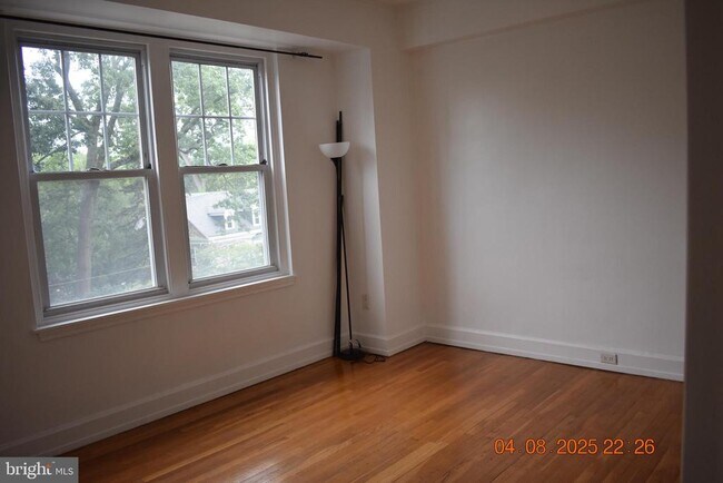 Foto del edificio - 6635 McCallum St