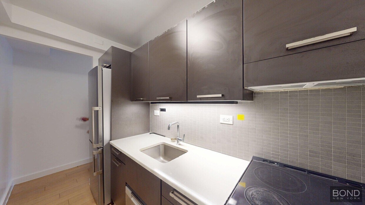 Building Photo - 222 E 39th St