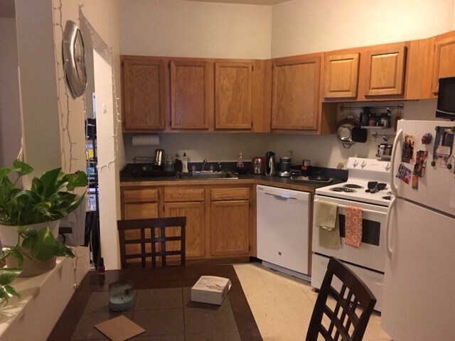 Primary Photo - 1540 Beacon St