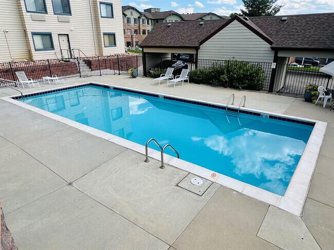 Foto del edificio - 6380 S Boston St