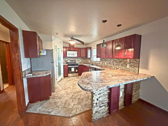 Foto del edificio - 817 Zachry Dr