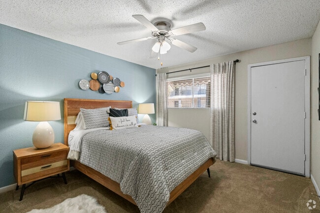 1BR, 1BA - 768SF - Primary Room - The Abbey at Briargrove Park