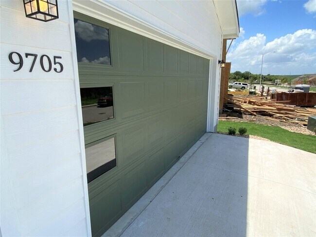 Foto del edificio - 9705 Evening Canopy Dr